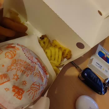 Popeyes Görselle Alakasız Ürün