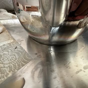 Korkmaz Mutfak Eşyaları Demlik Su Akıtıyor