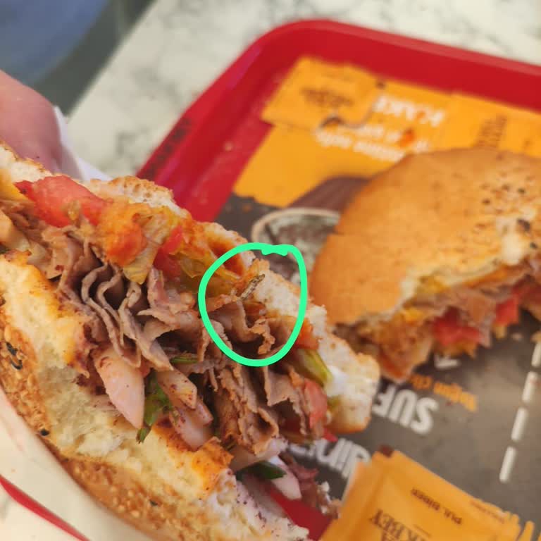 Bursa İshakbey İskender Dönerin İçerisinde Yabancı Cisim
