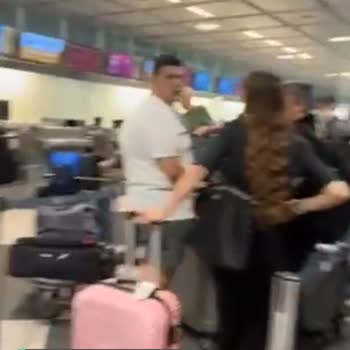 Sunexpress Hava Yolları Havalimanı Münih Pasaport Kontrolü