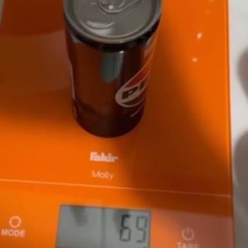 İçi Boş Olan Pepsi Sıfır Şeker Kutu Kola