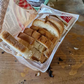 Migros Ege Glutensiz Ekmek Adı Altında Satılan Garip Şey