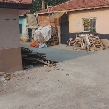 Eskişehir Tepebaşı Belediyesi Sokağımızda Ve Evimizin Önünde Huzursuzluk