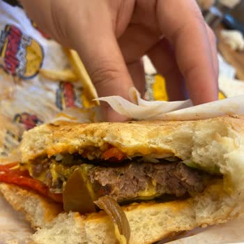 Burger Yiyelim Bahçeşehir Gölet'te Çiğ Hamburger Sorunu