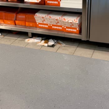 İzmir-İstanbul Yolu Popeyes Şubesi'nde Hayal Kırıklığı