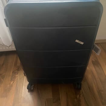 AJet, meine beschädigten Koffer wurden nicht ersetzt – Rad abgebrochen und keine Rückmeldung