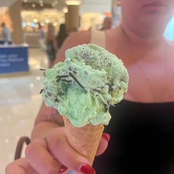 Girandola Dondurma Yeniköy Şubesi Dondurma Porsiyonları Ve Hizmet Kalitesi Hayal Kırıklığı