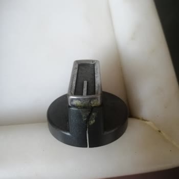 Arçelik Ocd T 651 Eg Grion Set Üstü Ocak Düğmeleri Çatlayıp Kırılmış.