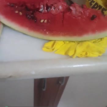 Şok Marketler Çürük Ve Küflü Karpuz, Bile Bile Adrese Teslim Etmesi!