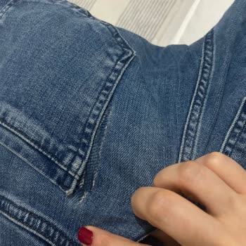 Mavi Pantolon Yırtılması