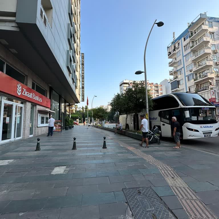 Ring Downtown Hotel Trafiği Tehlikeye Atması