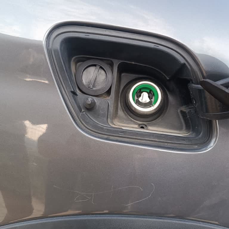 Opet'te Dolum Yapan Pompacı Aracıma Pompa İle Zarar Verdi