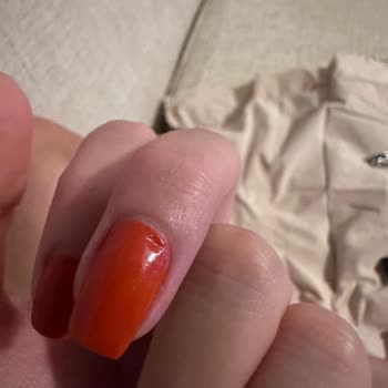 Baileys Beauty Bar Resmen Tırnağımı Deldi!