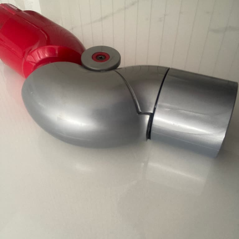 Dyson Mobilya Altı Adaptörü Hemen Kırıldı