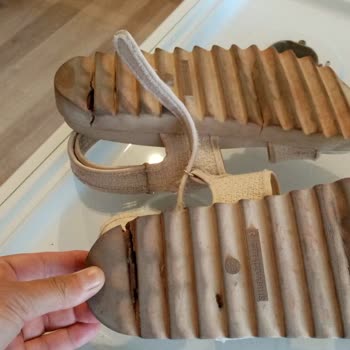 Stradivarius Sandalet 2 Hafta Giymeden Parçalandı