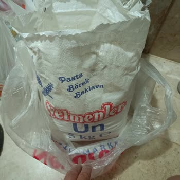 Yelmenler Un Böceklenme Ve Kelebekler Uçuşması