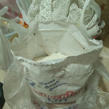 Yelmenler Un Böceklenme Ve Kelebekler Uçuşması