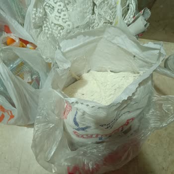 Yelmenler Un Böceklenme Ve Kelebekler Uçuşması