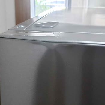 Electrolux Buzdolabı Hasarlı Ürün Ve Arkasında Durmaması