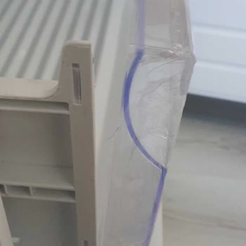 Electrolux Buzdolabı Hasarlı Ürün Ve Arkasında Durmaması