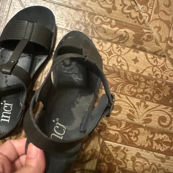 FLO Ayakkabı 1 Seferde Tabanı Soyuldu