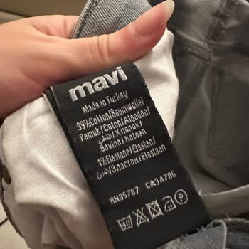 Mavi Jean Den Alınan Pantolon 1 Yıl İçerisinde Kendiliğinden Yırtıldı