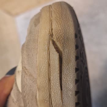Lookzeel Satın Aldığım Adidas Ayakkabı 5 Ayda Çöp Oldu Ve Yardımcı Olunmuyor