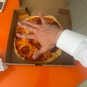 PizzaLazza Orta Boy Pizza Siparişim Beklentilerimi Karşılamadı