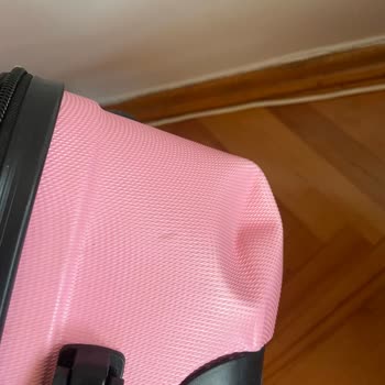 Ajet Gepäckschaden zerstörtes Gepäck, kein Kundenservice, keine Entschädigung