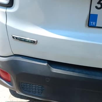 Jeep Renegade Orijinal İç Kapı Döşemeleri Sökülüyor!