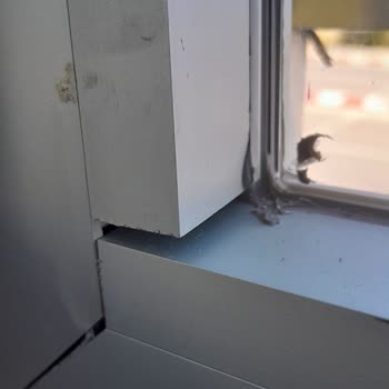 Soma Yıldız Pen Cam Balkon İşçilikleri Çok Kötü Ve Düzeltmiyorlar
