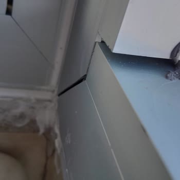 Soma Yıldız Pen Cam Balkon İşçilikleri Çok Kötü Ve Düzeltmiyorlar