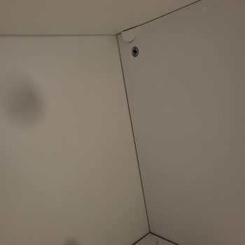 Vivense Gardırop Montaj Yüzünden İade Alındı, Aynısını Daha Göndermedi