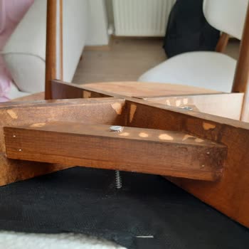 Yılmaz Masa Sandalye (Sultangazi) Hasarlı Sandalyeler, Aldığımıza Pişman Olduk.