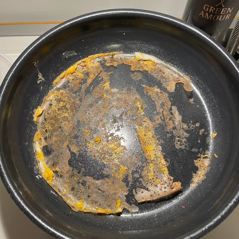 WMF Durado Tava 1 Sene Sonra Kullanılmaz Hale Geldi