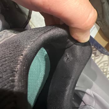 HG Ayakkabı Center (Erzurum) Joma Yırtığını Kabul Etmiyor