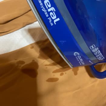 Tefal Easygliss Ütü Su Akıtıyor Ve Işığı Yanıp Sönüyor