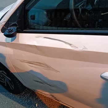 Getir Araçta Kaza Yaptım Ve Bilerek Serviste Arabayı Bekletiyorlar