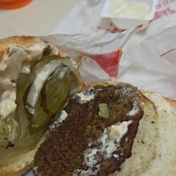 Burger King'den Gelen Hamburgerin Kalitesi Hayal Kırıklığı Yarattı
