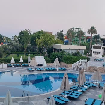Crystal Hotels Kendi Ülkende 2 Sınıf Muamele Görmek.