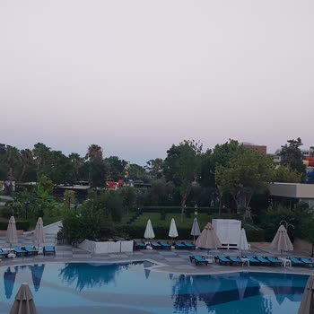 Crystal Hotels Kendi Ülkende 2 Sınıf Muamele Görmek.
