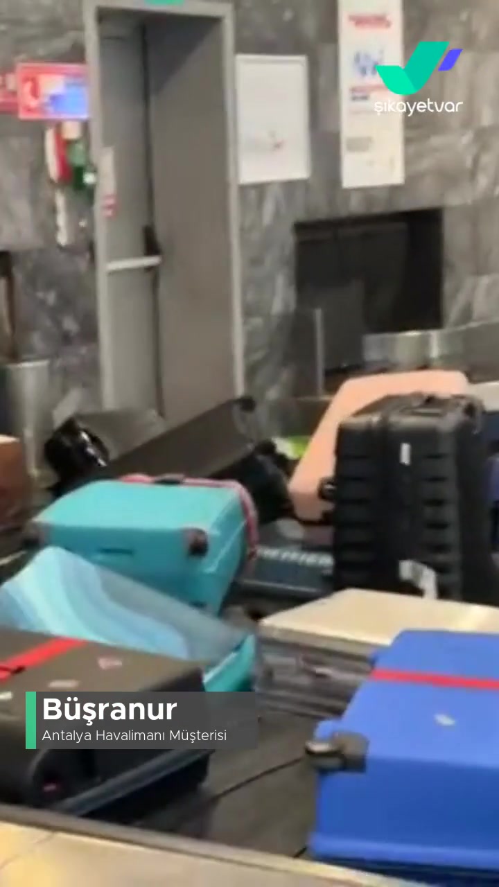 Antalya Havalimanı Bagaj Sorunu Görevlilerin Umursamazlığı videonun kapak resmi
