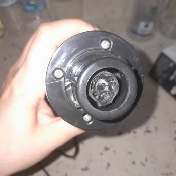 Sinbo Shb3179 El Blenderinin Durduk Yere İçinin Yanması