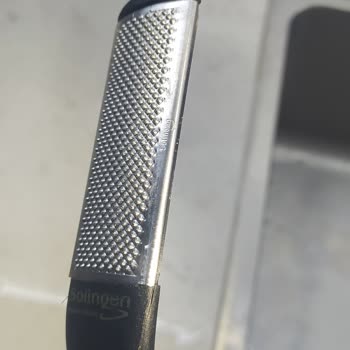 Gratis Solingen Marka Topuk Rendesi Parmağımı Kopartacaktı