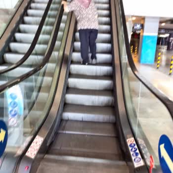 Vialand AVM’nin Yürüyen Merdivenleri