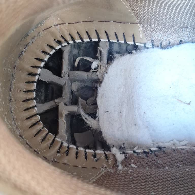 FLO Oxide Ayakkabı İç Tabanı Parçalandı