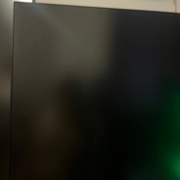Samsung Kusurlu Ürün Gönderimi (32 İnç Monitör)
