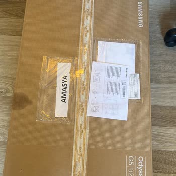 Samsung Kusurlu Ürün Gönderimi (32 İnç Monitör)