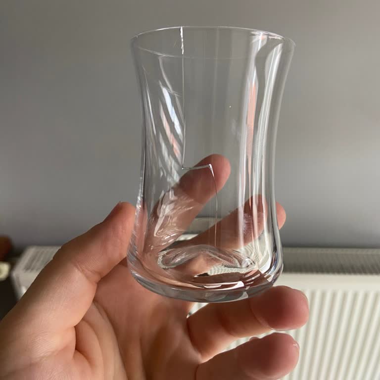 Faruk Malhan Koleksiyon Çay Bardaklarının Çatlaması