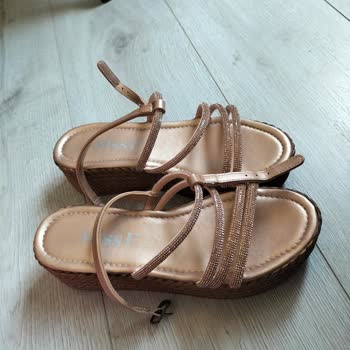 Miss F FLO Sandalet Şikayeti